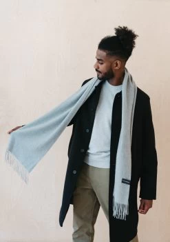 Men's Cashmere Scarf In Light Grey Melange