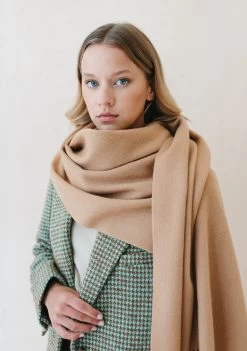 Cashmere Blanket Scarf In Camel
