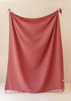 Lambswool Blanket In Berry Houndstooth