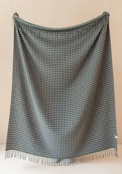 Lambswool Blanket In Olive Houndstooth