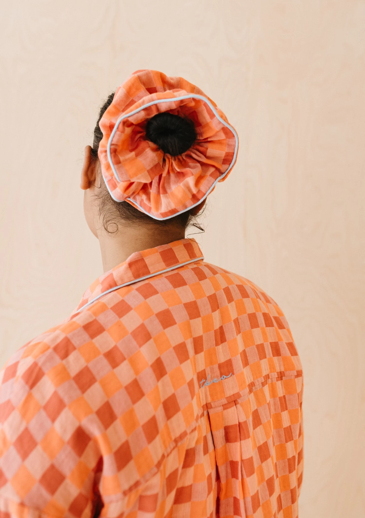 Cozy Scarves Shop -Cozy Scarves Shop SCROSCBAP12 CottonOversizedScrunchieinApricotCheckerboard 2