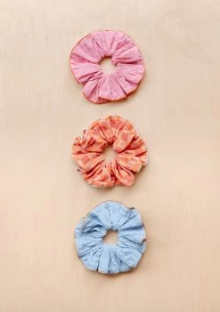 Cotton & Linen Oversized Scrunchie In Pink -Cozy Scarves Shop SCROSPLPK12 Cotton LinenOversizedScrunchie Pink 3