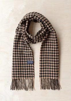 Lambswool Oversized Scarf In Camel Houndstooth -Cozy Scarves Shop SOLHTCM11 LambswoolOversizedScarfinCamelHoundstooth Ply