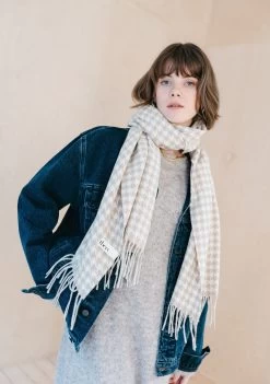 Lambswool Oversized Scarf In Cream Houndstooth