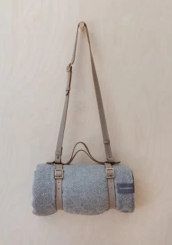 Leather Picnic Carrier With Shoulder Strap -Cozy Scarves Shop SPSTPL LongShoulderPicnicStrapTaupeLeather 1