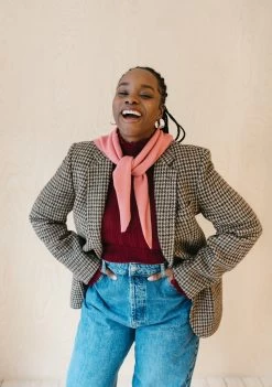 Merino Triangle Scarf In Pink -Cozy Scarves Shop TSAMRPLPK211 MerinoTriangleScarfinPink 3 8758bc68 05c8 46e5 8412 120e759b4b08