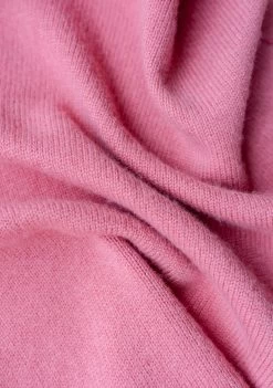 Merino Triangle Scarf In Pink -Cozy Scarves Shop TSAMRPLPK211 MerinoTriangleScarfinPink 4